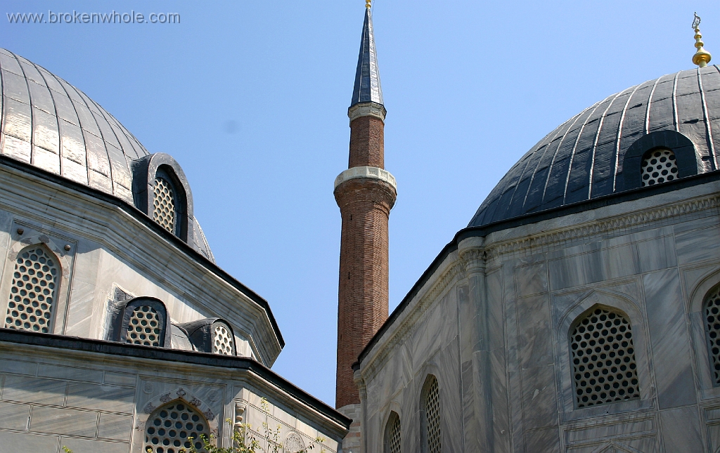 Istanbul parts of the Aya Sofia Mosque.jpg